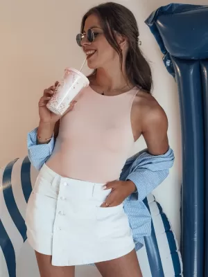 Dámské šortky DSTREET SUMERLUXE SY0338 BÍLÁ